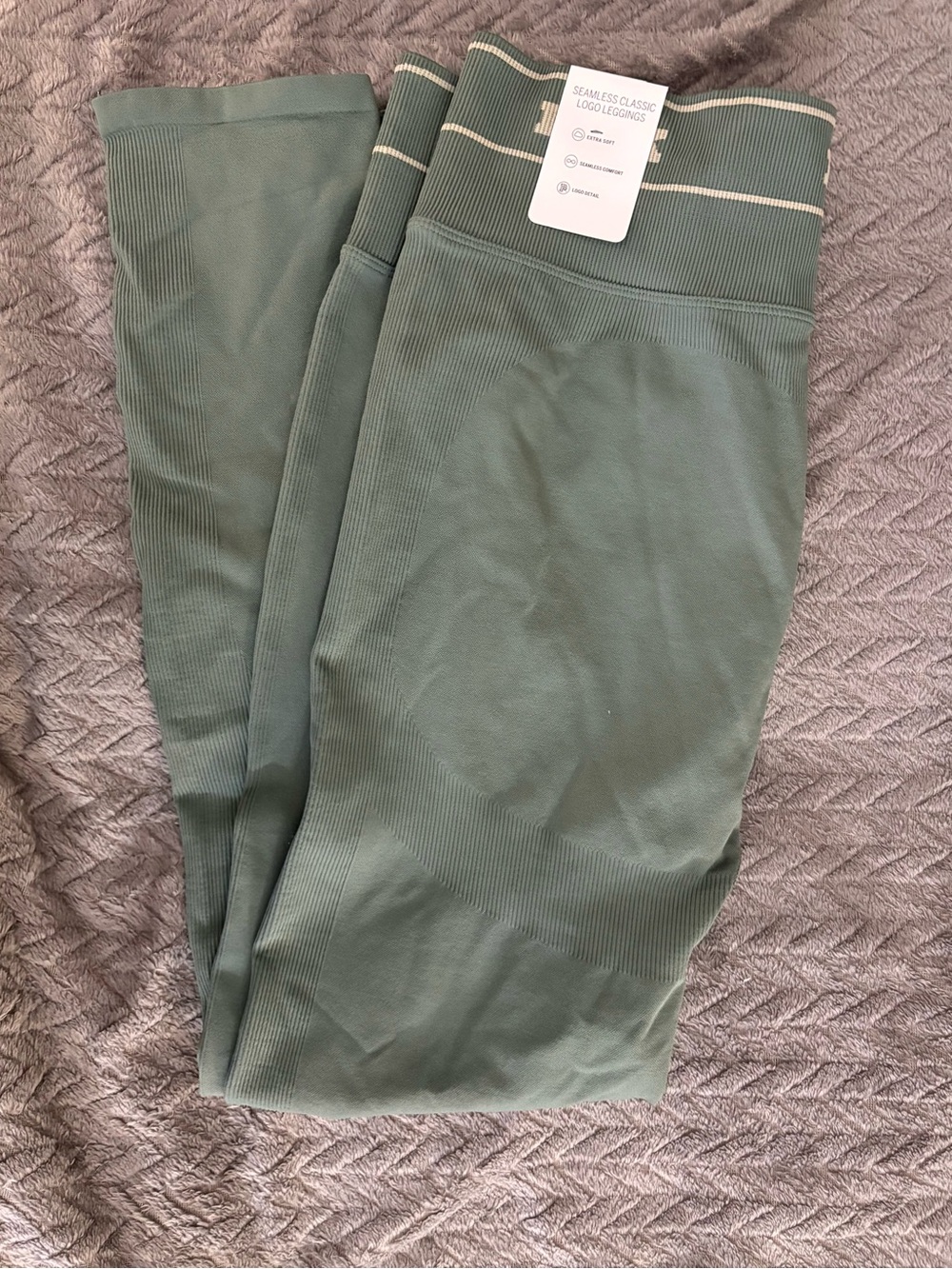 PINK Seamless High-Waist Leggings in Sage Green